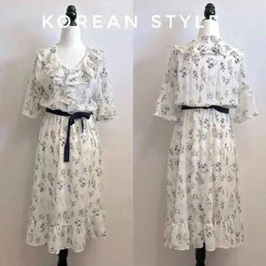 BNWOT Korean style  Ryan New York floral print midi Dress size Xs/S